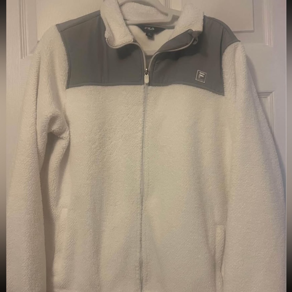Women’s fila jacket xl